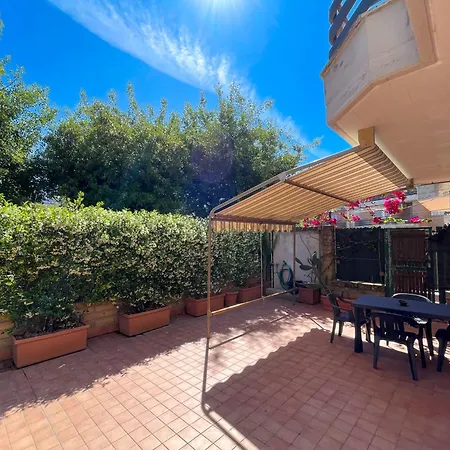 Venus - Charming With Patio - Santa Barbara